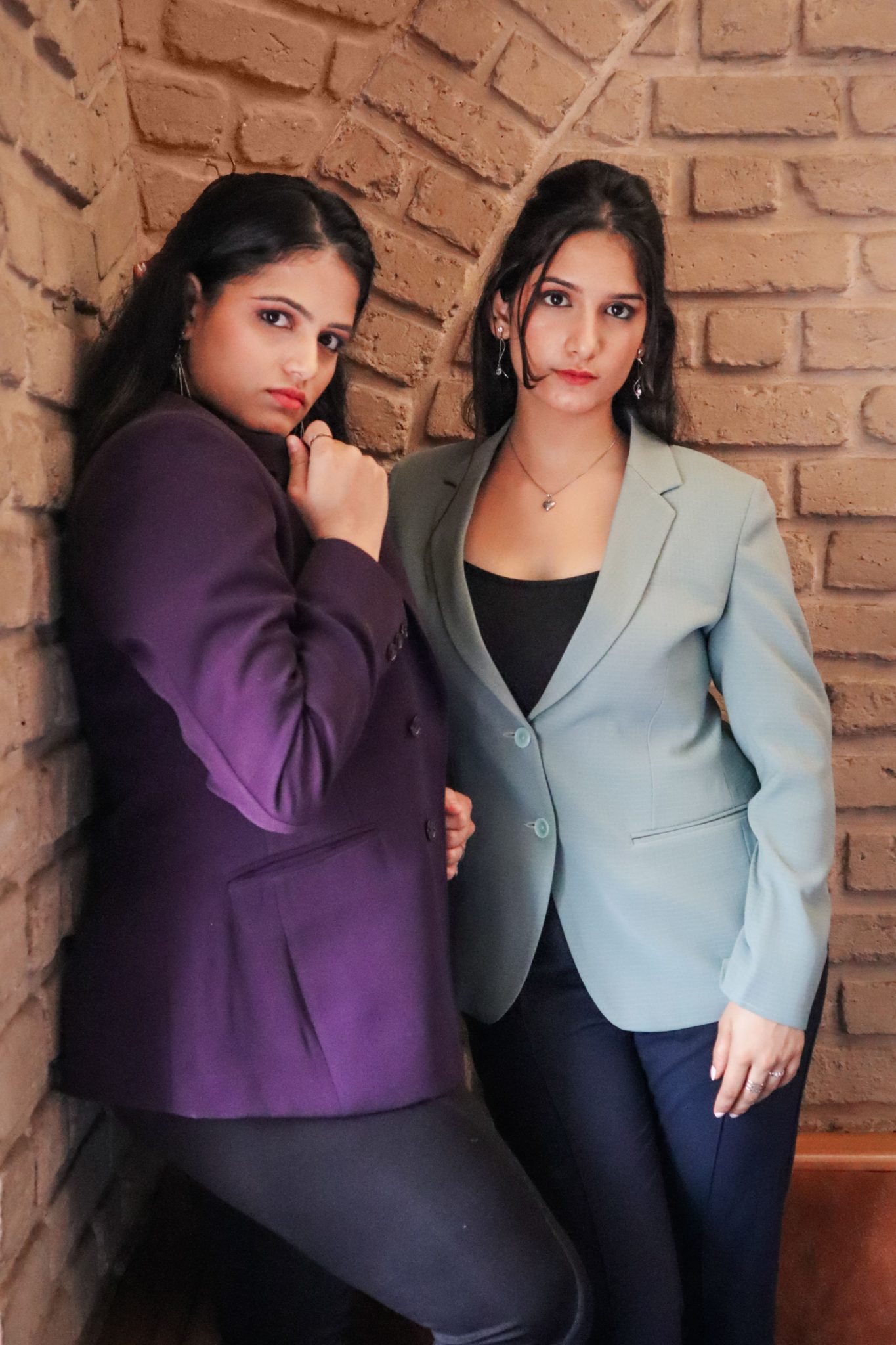 Shruti Mehendale, Ria Deshpande